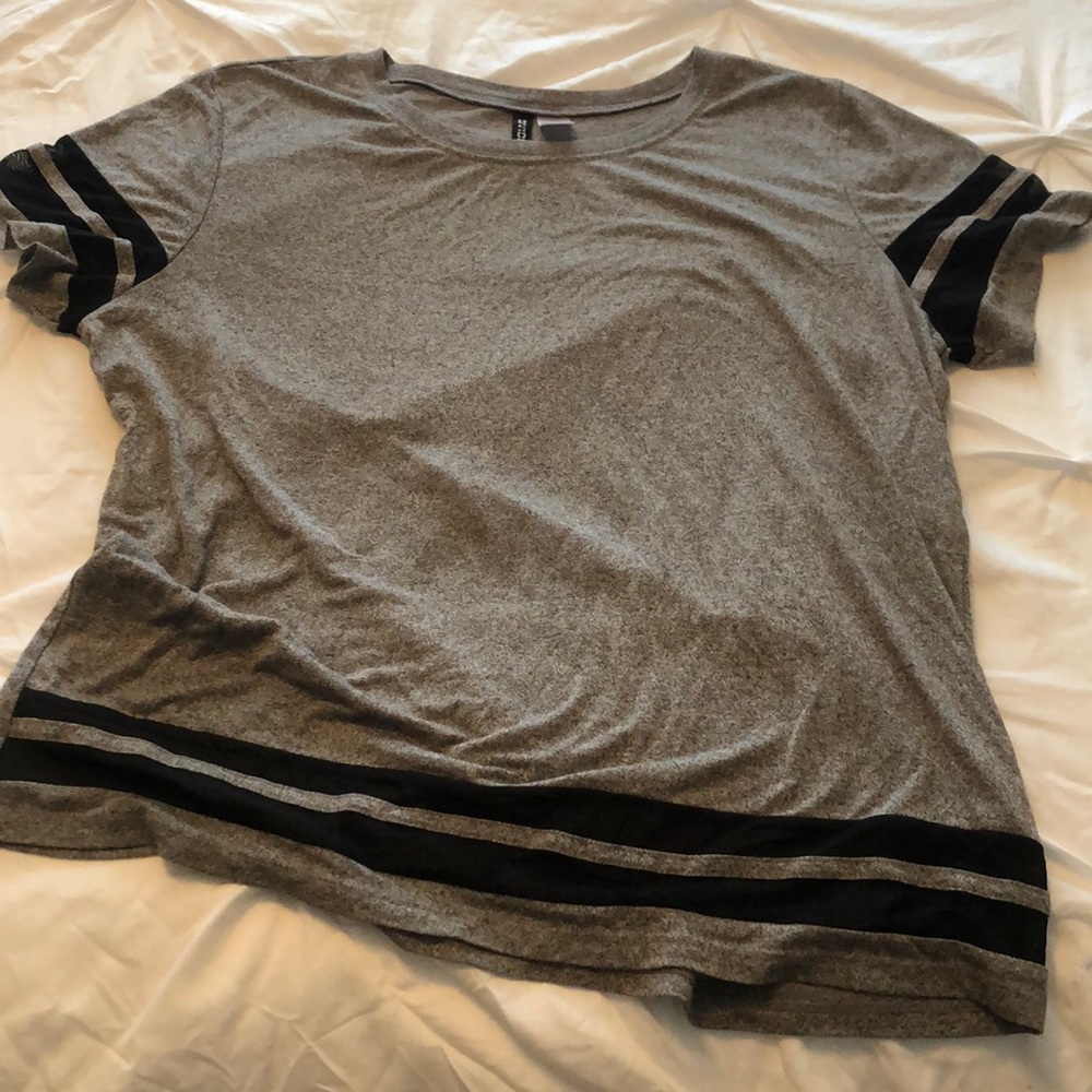 Mesh lined comfy T-shirt